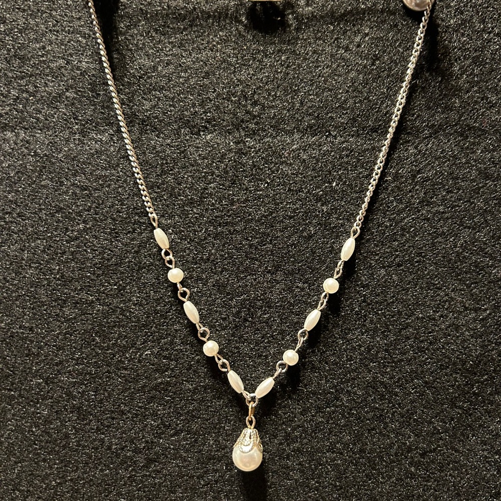 Pearl and silver choker or Childs First Holy Communion necklace.